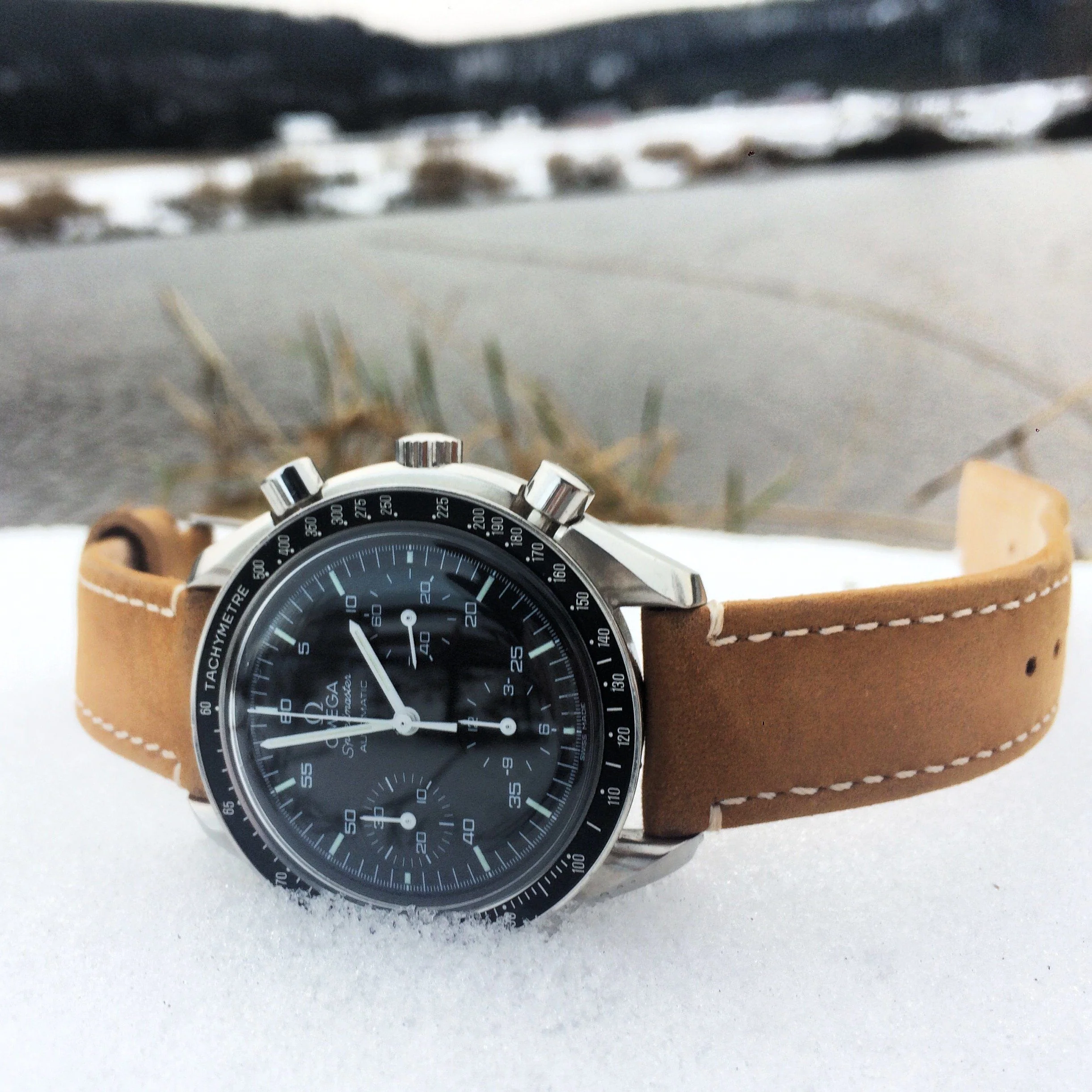 Gingerbread Leather White Stitching Quick Release Watch Band - Image 2