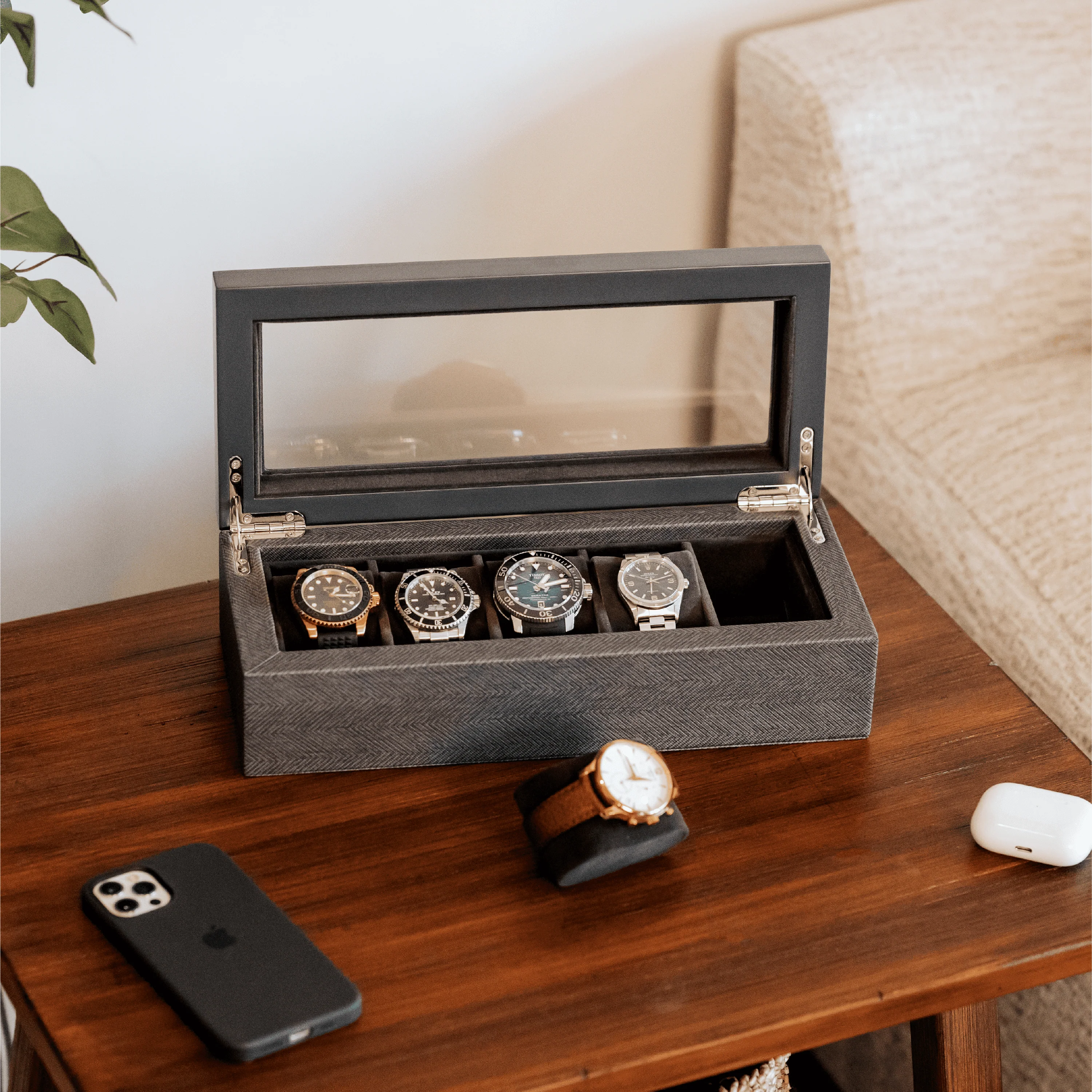 Herringbone Two-Toned Watch Box - 5 Slot - Image 3