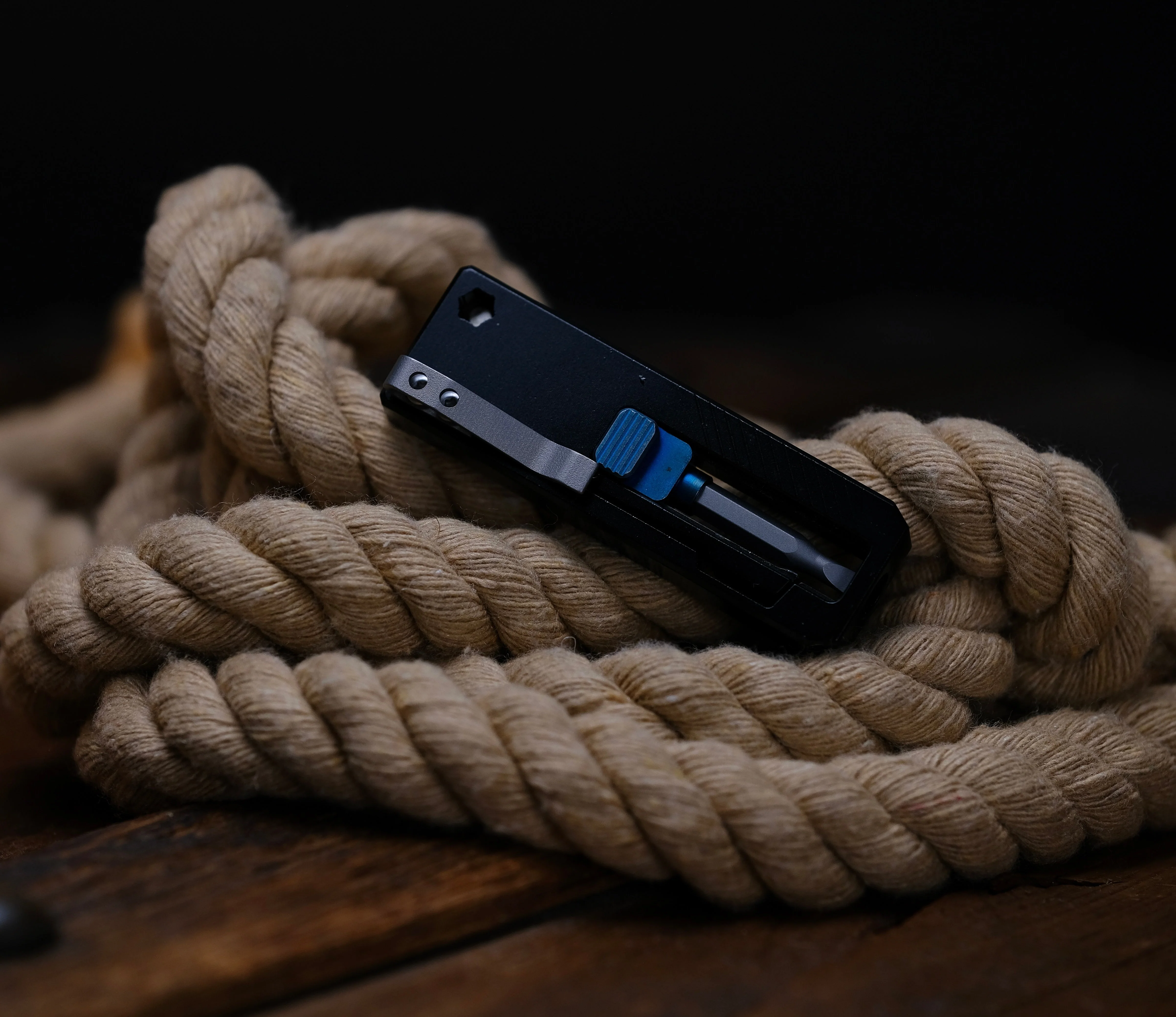 Slidecatch Black Titanium - EDC Tool - Image 11