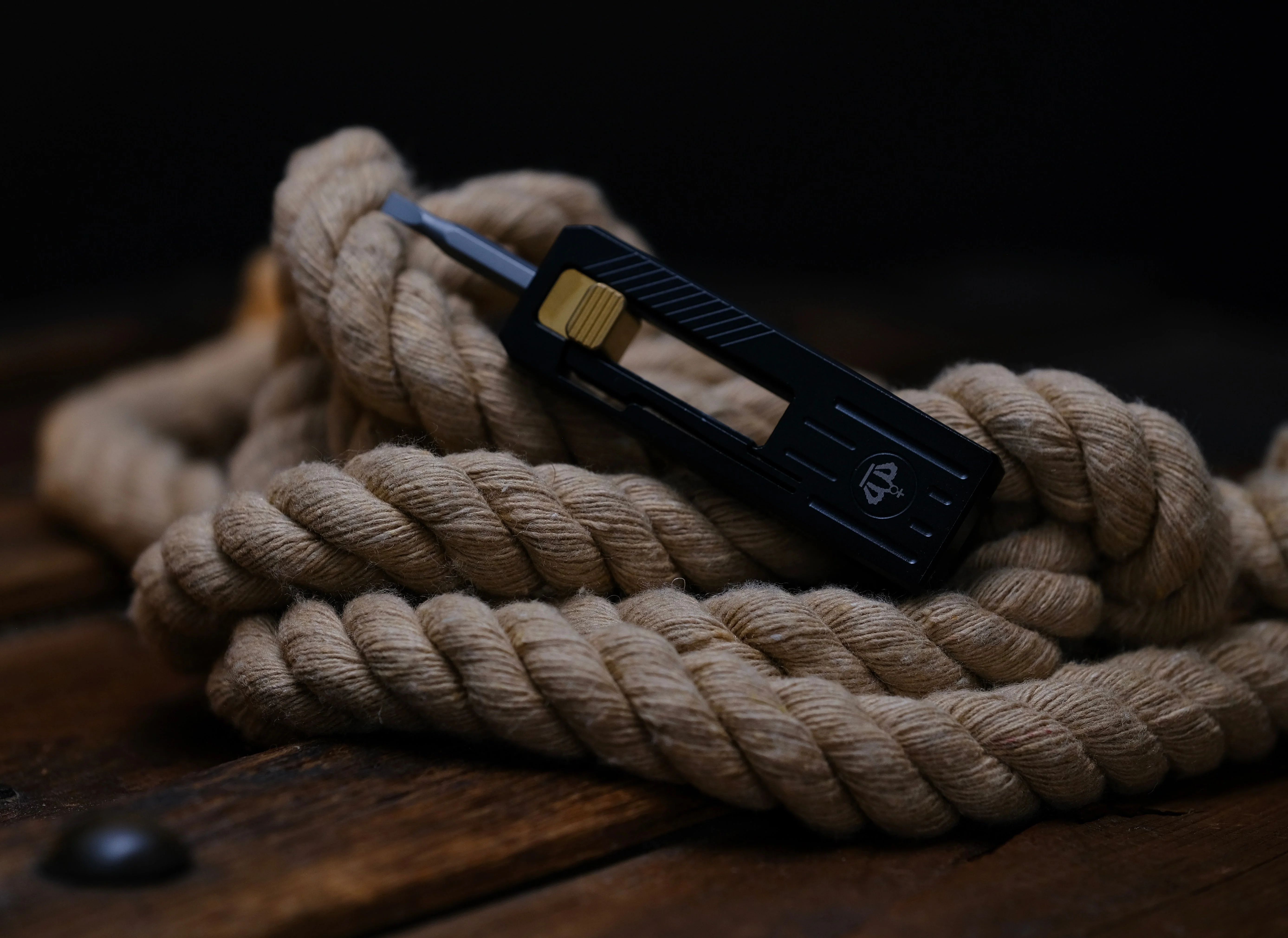 Slidecatch Black Titanium - EDC Tool - Image 19