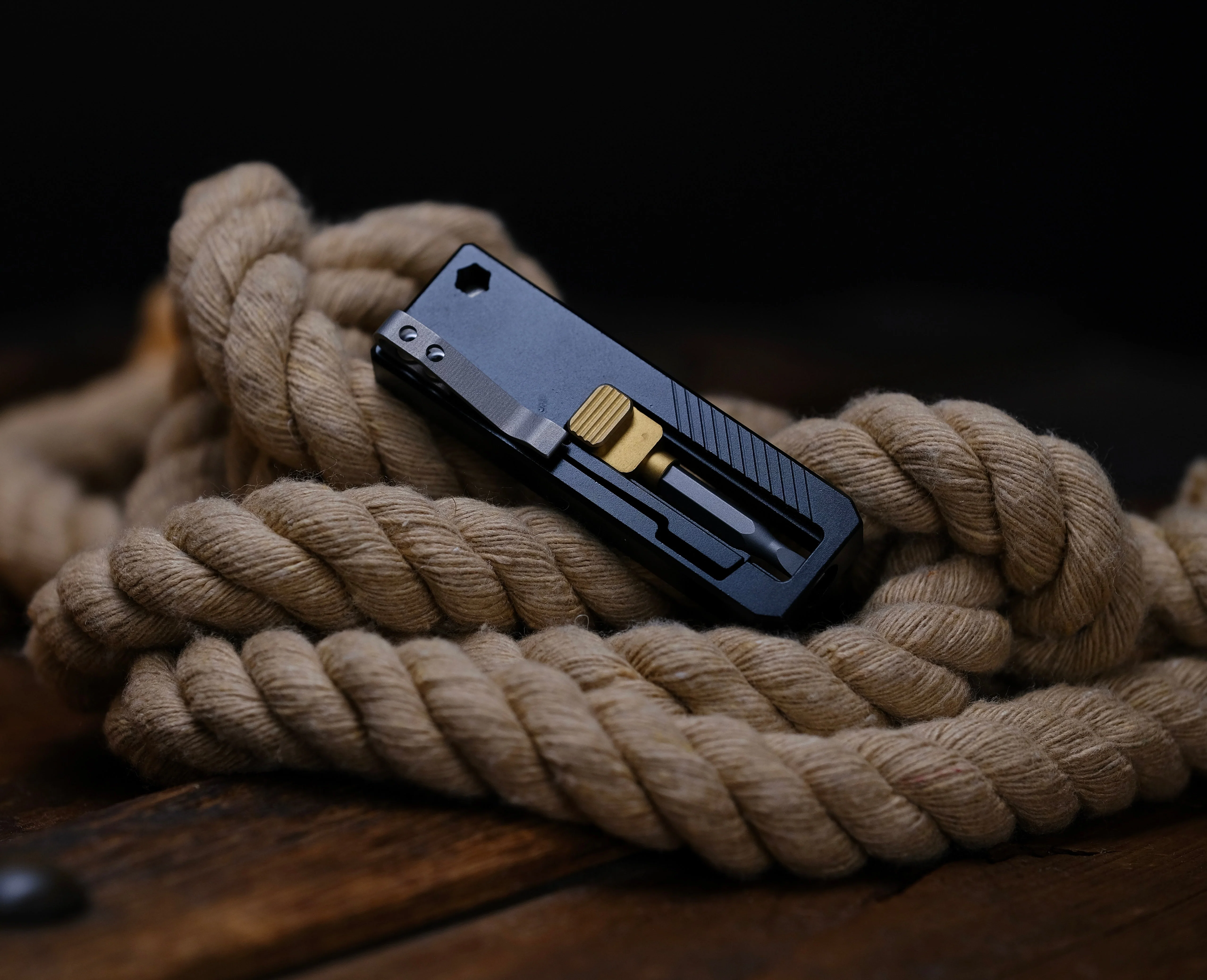 Slidecatch Black Titanium - EDC Tool - Image 20
