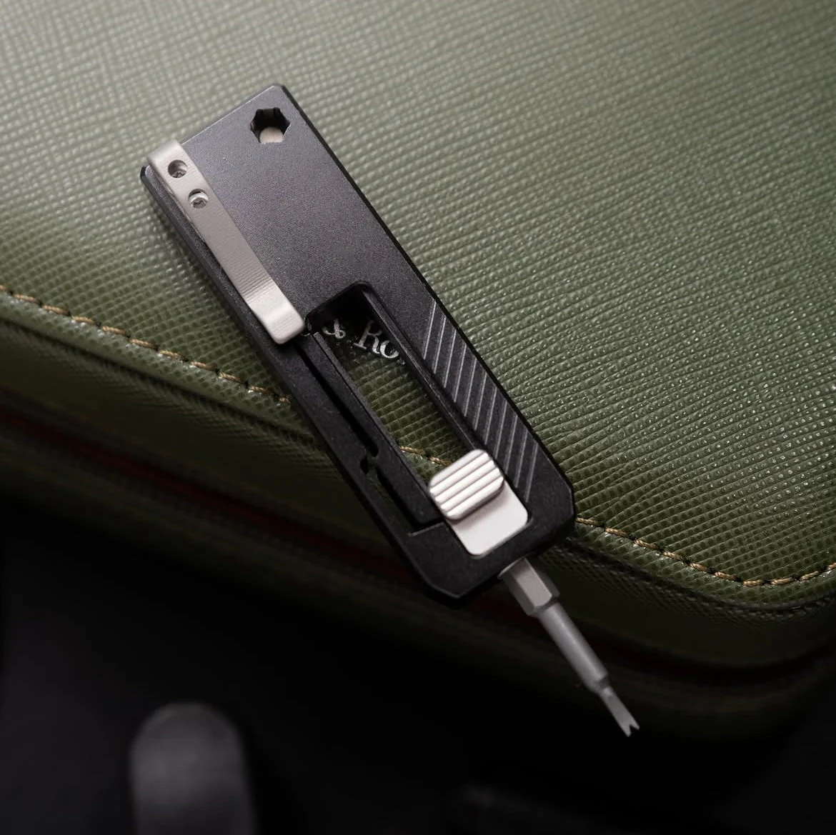 Slidecatch Black Titanium - EDC Tool - Image 4