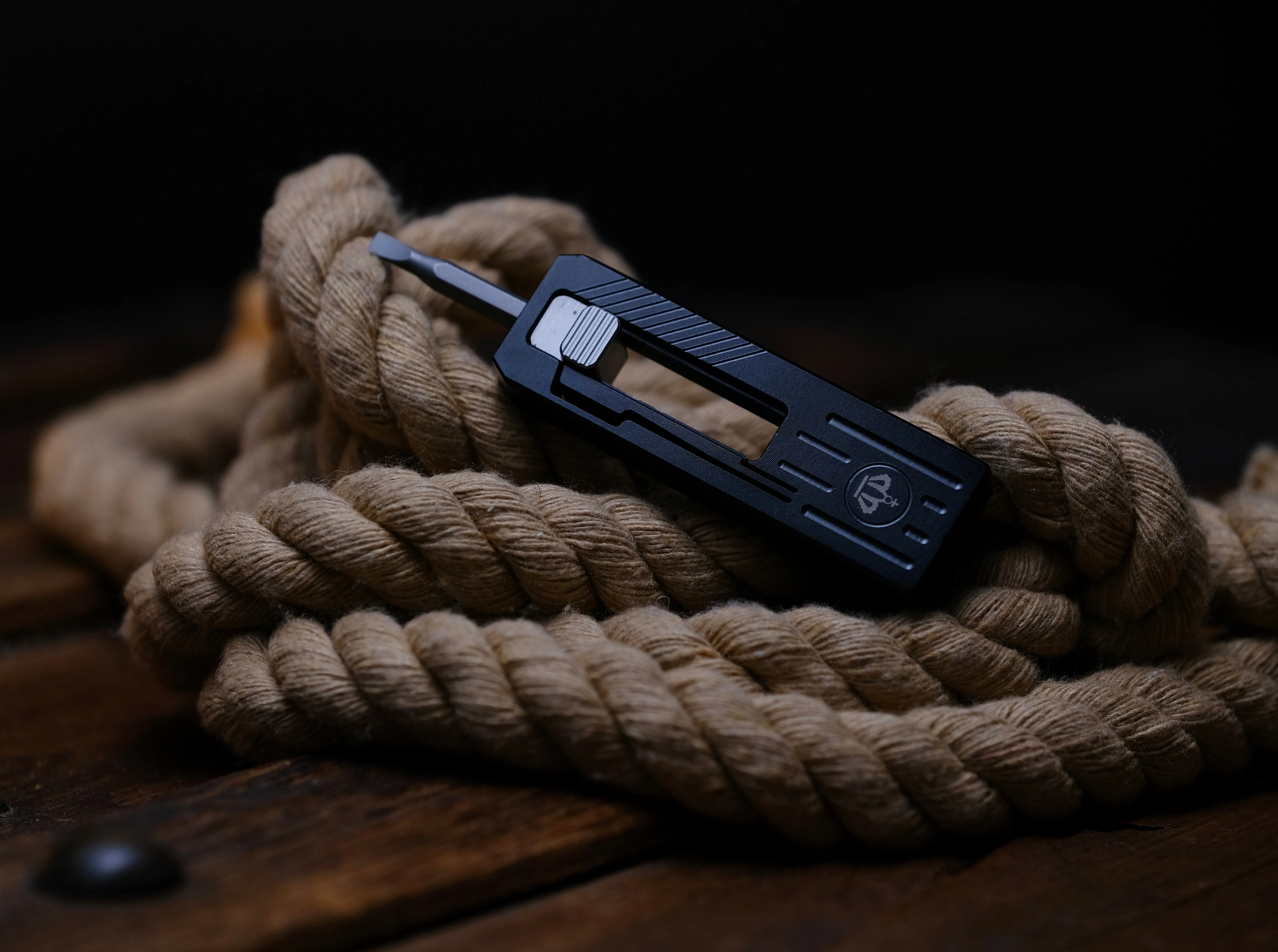 Slidecatch Black Titanium - EDC Tool - Image 5