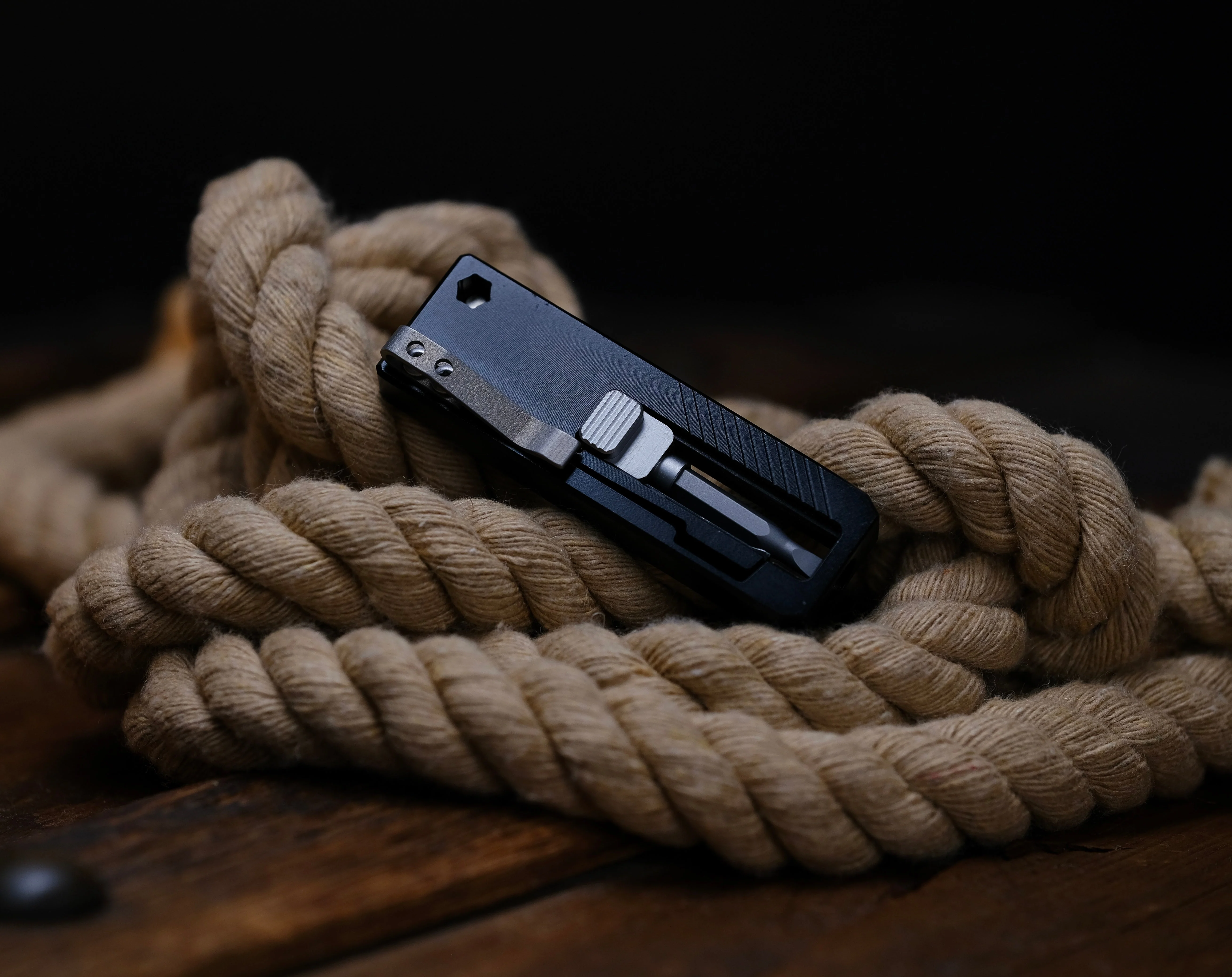 Slidecatch Black Titanium - EDC Tool - Image 6