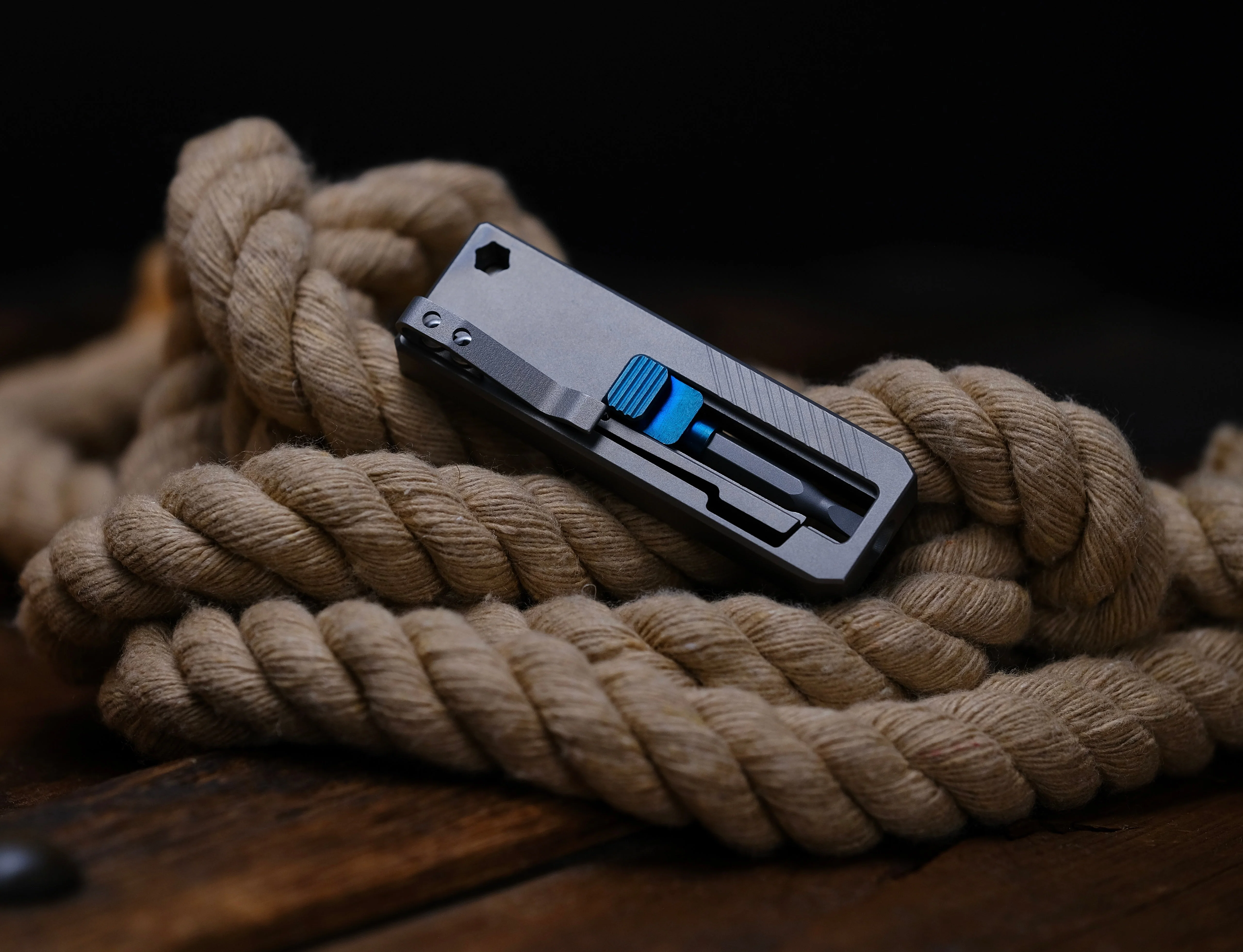 Slidecatch Grey Titanium - EDC Tool - Image 14