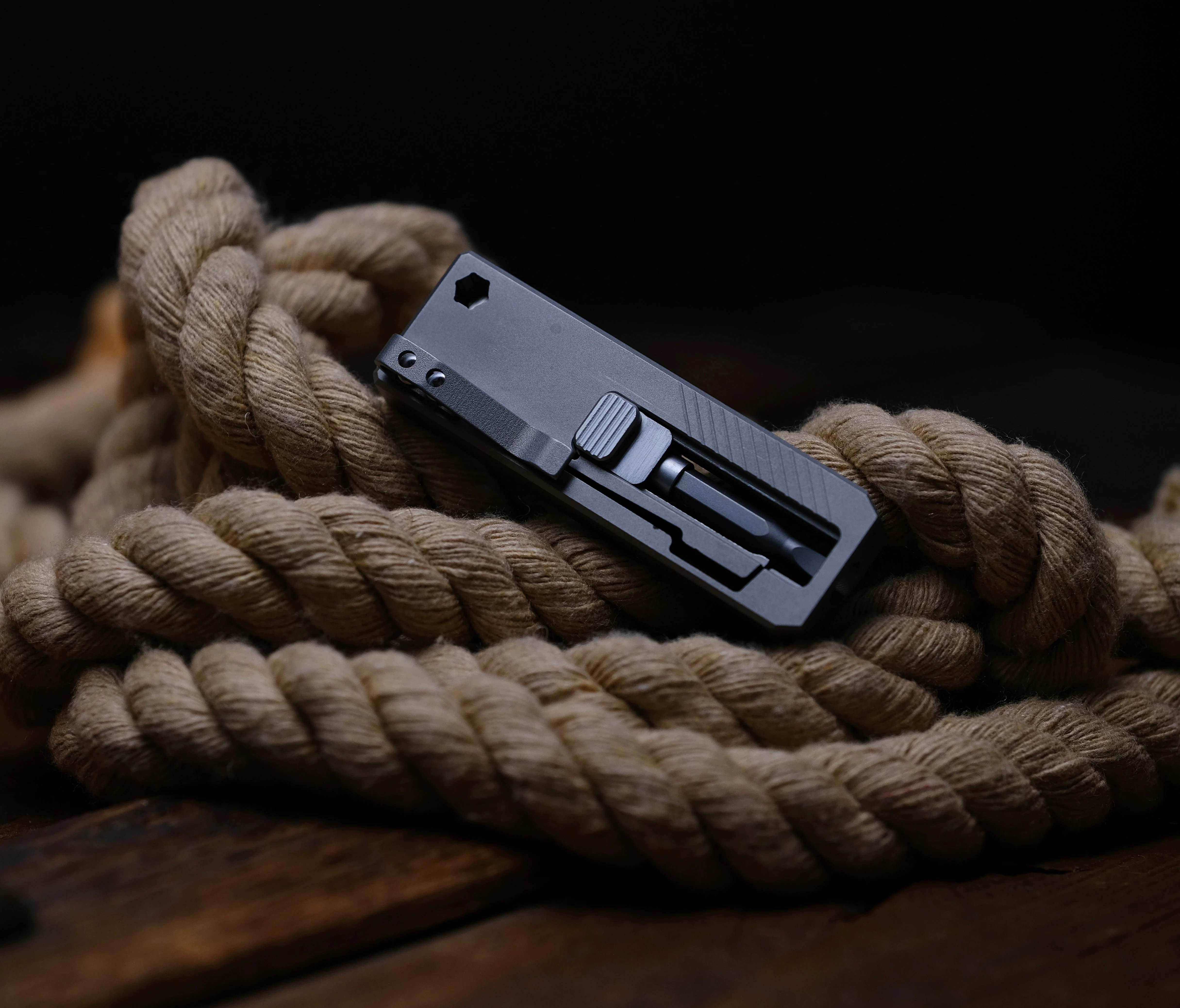 Slidecatch Grey Titanium - EDC Tool - Image 9