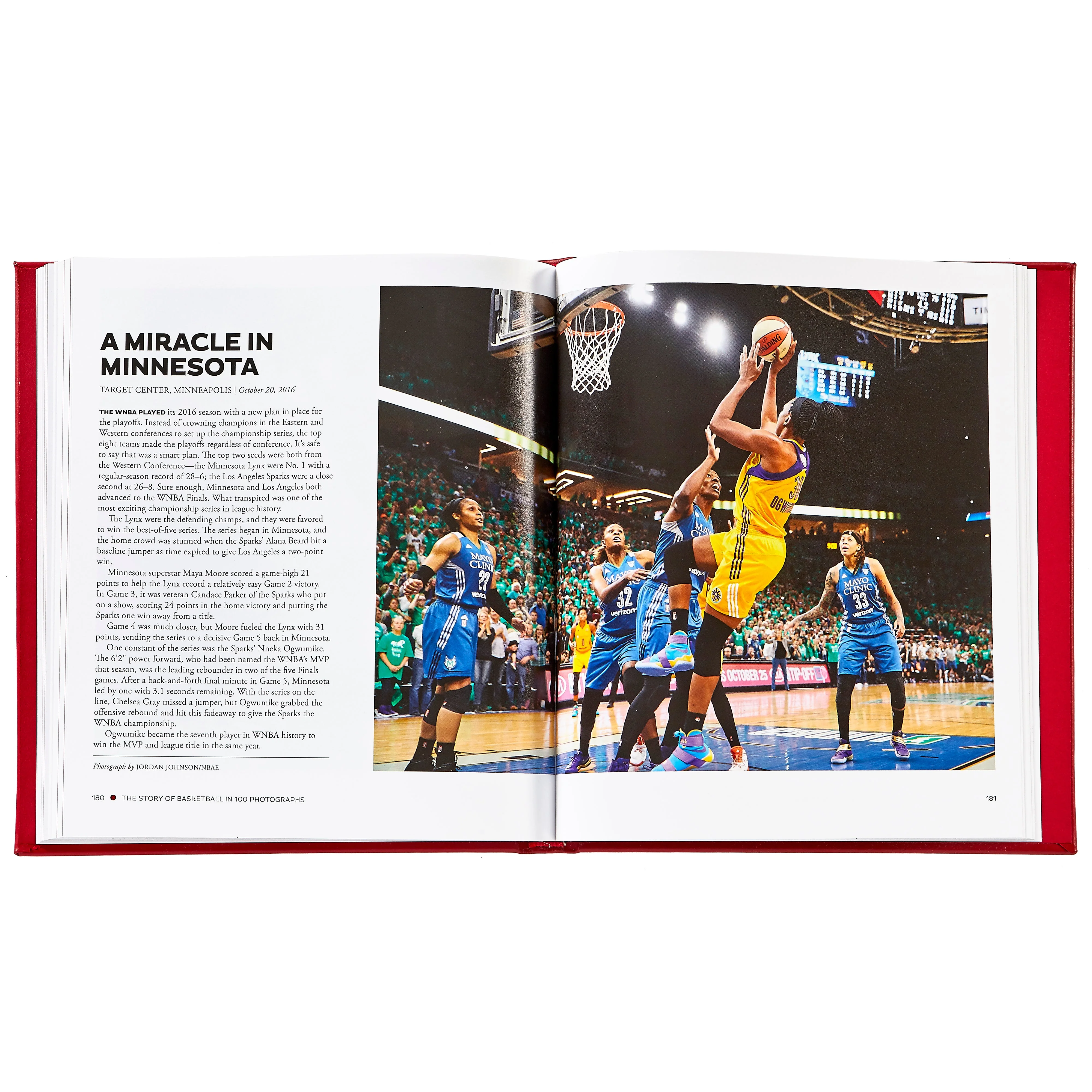 The Story of Basketball in 100 Photographs by Sports Illustrated - Image 9