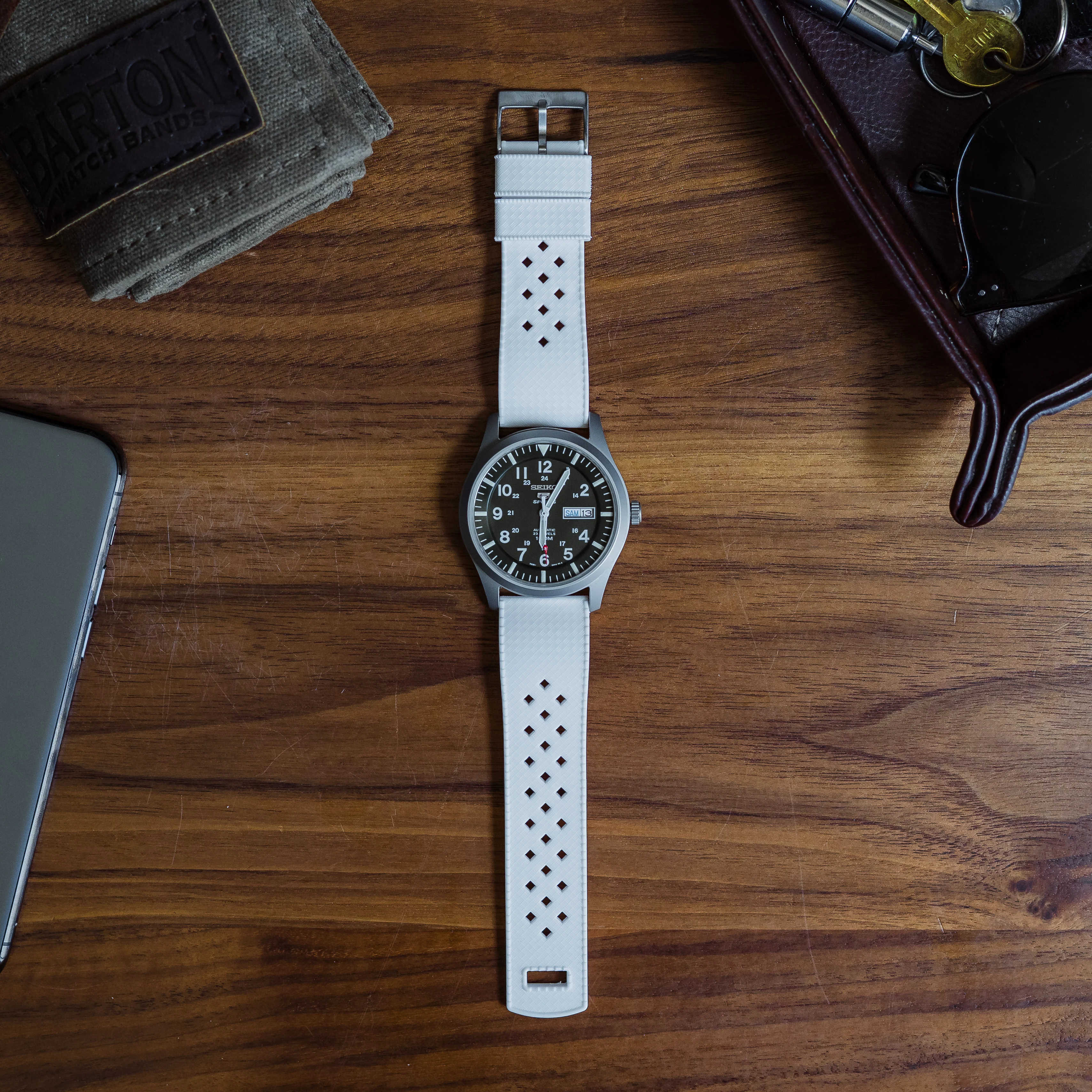 White Tropical Style Watch Band - Image 4